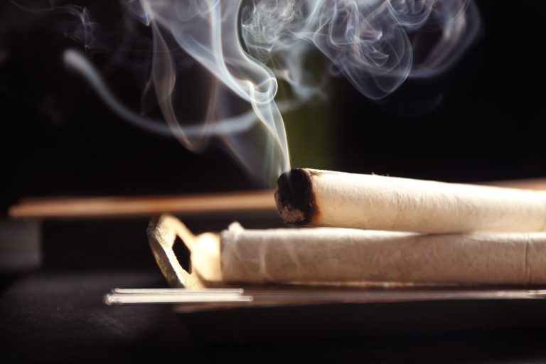 Moxibustion - Moxa Therapy by Simple Cures Toronto - Best way to Treat Chronic Pain